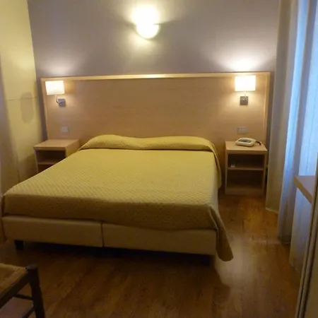 Da Cesare Готель