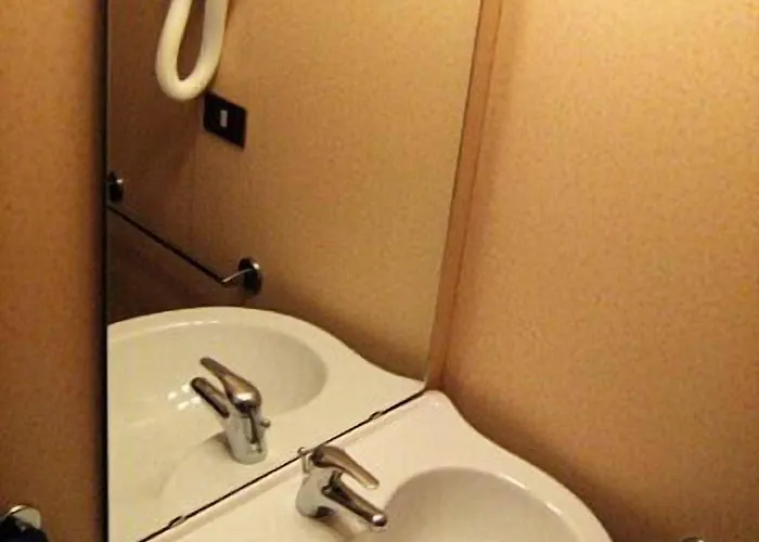 大切萨雷酒店 2* 斯特雷萨